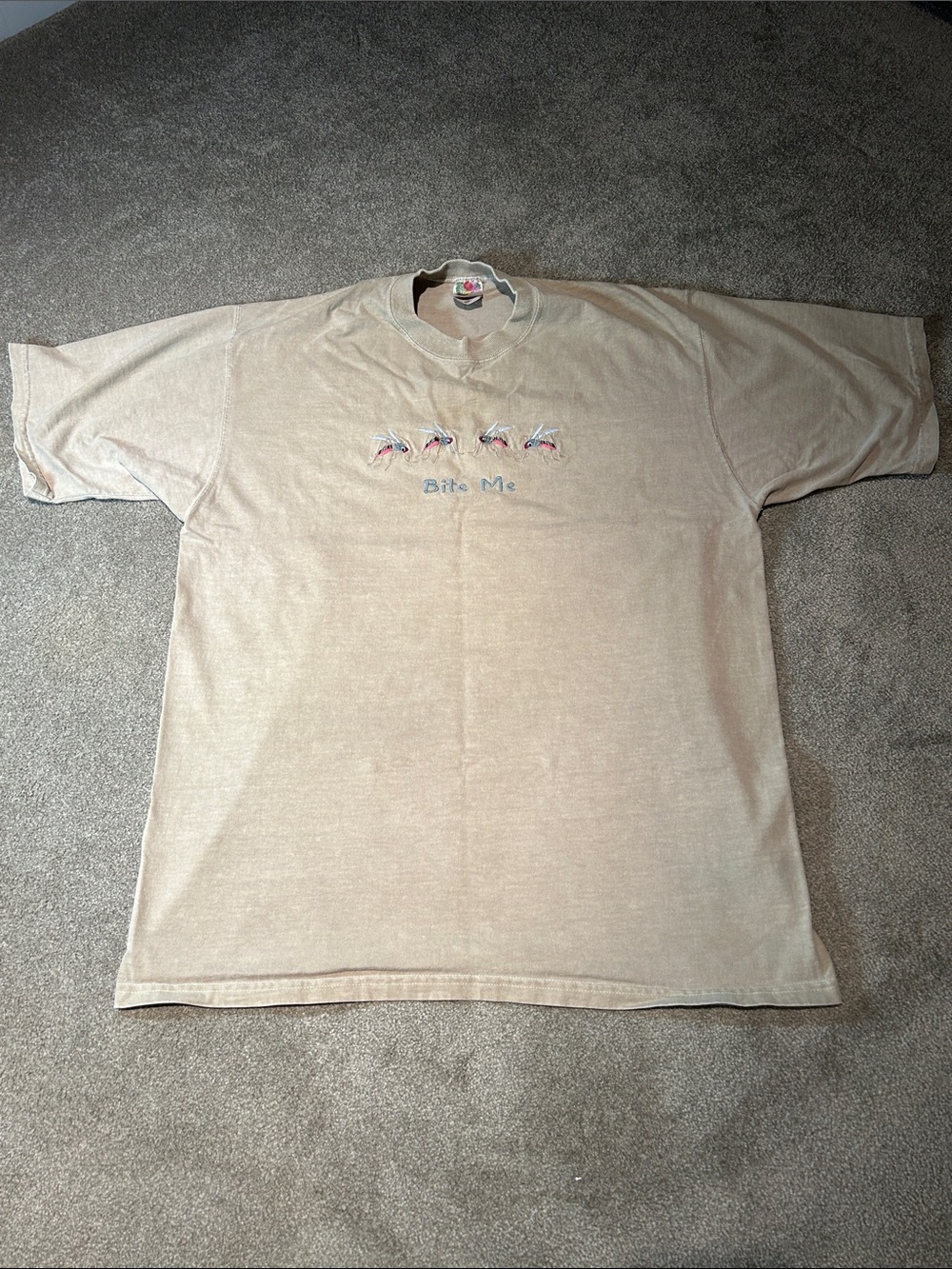 Vintage Fruit of the Loom Beige 'Bite Me' Short Sleeve Tee